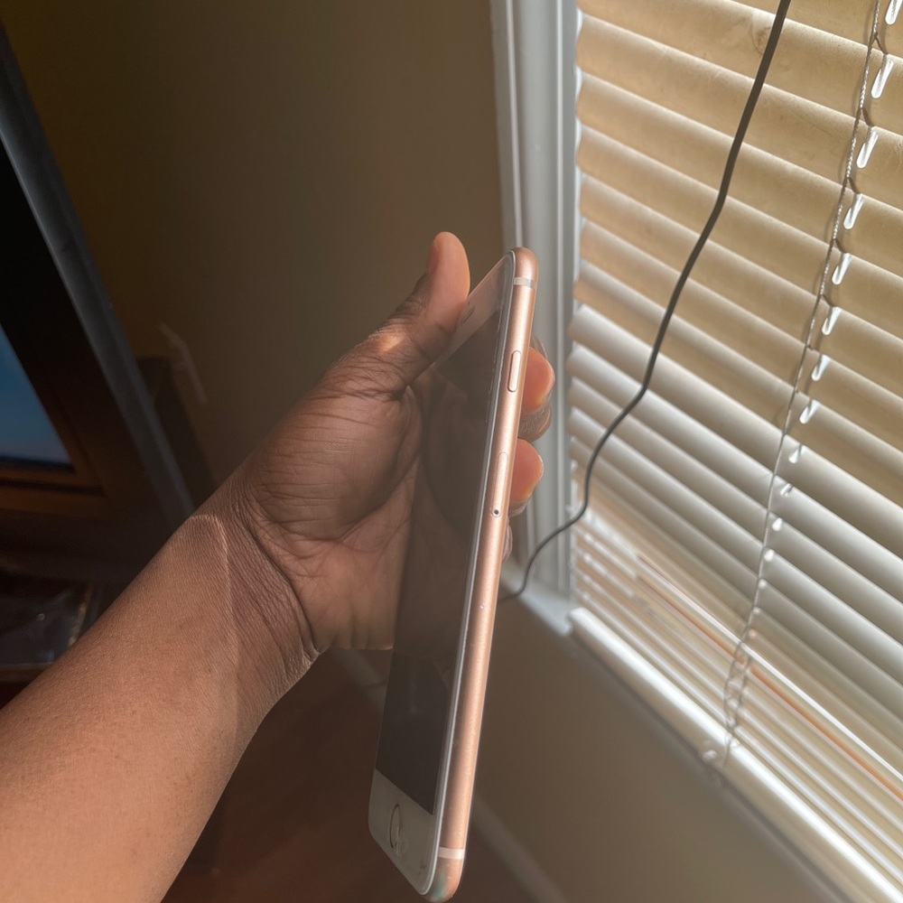 Used iPhone8+ - Picture 5 of 7